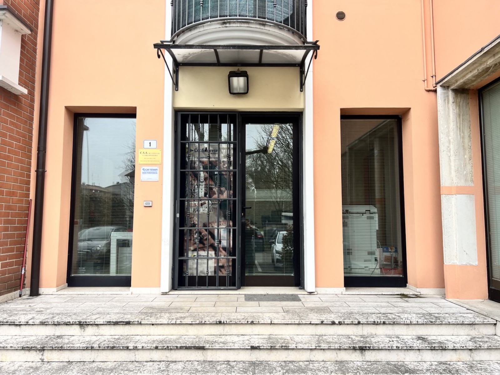 Ingresso dello Studio Bondavalli a Campogalliano, sede di Largo John Lennon